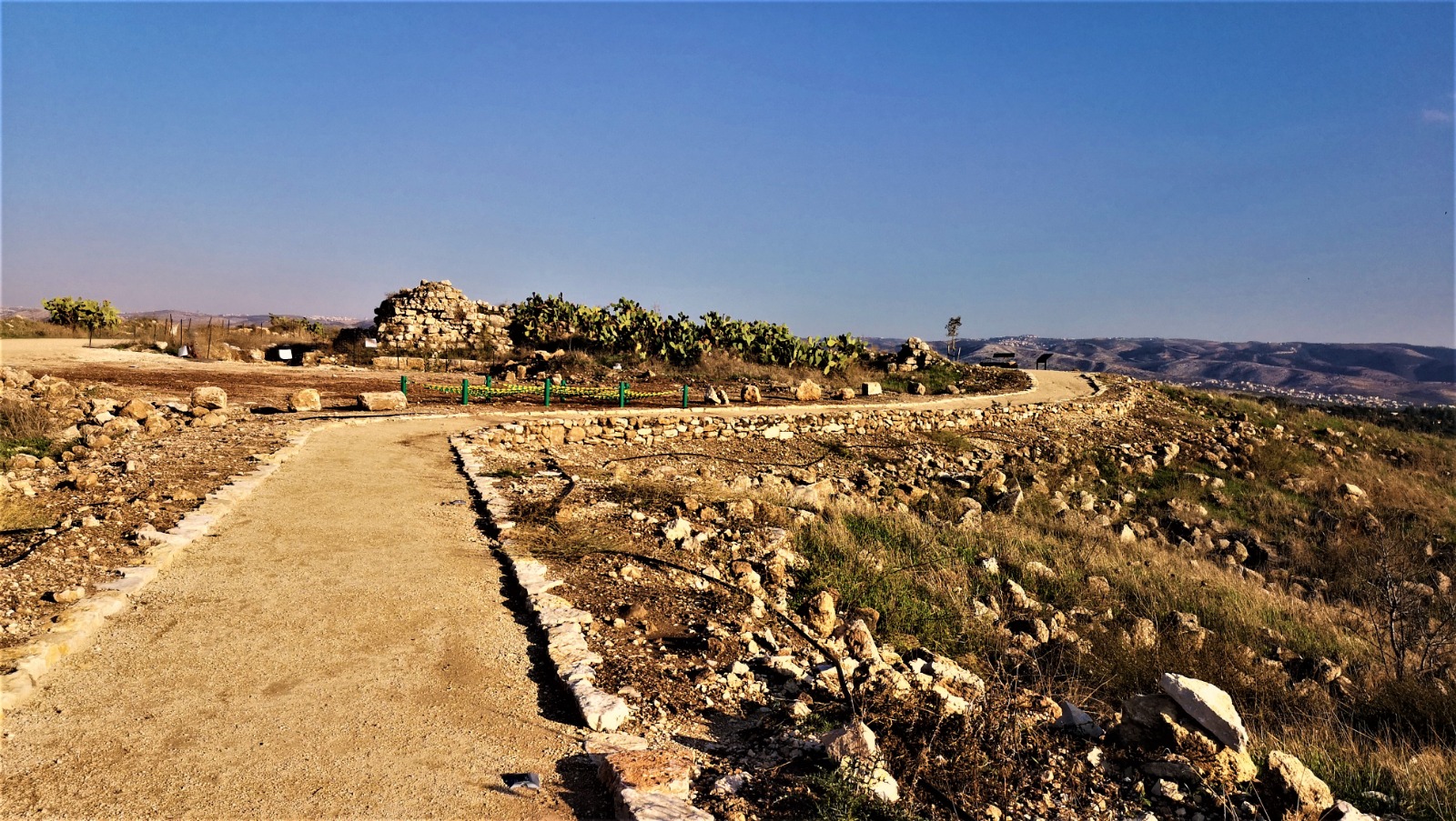 Givat Titora